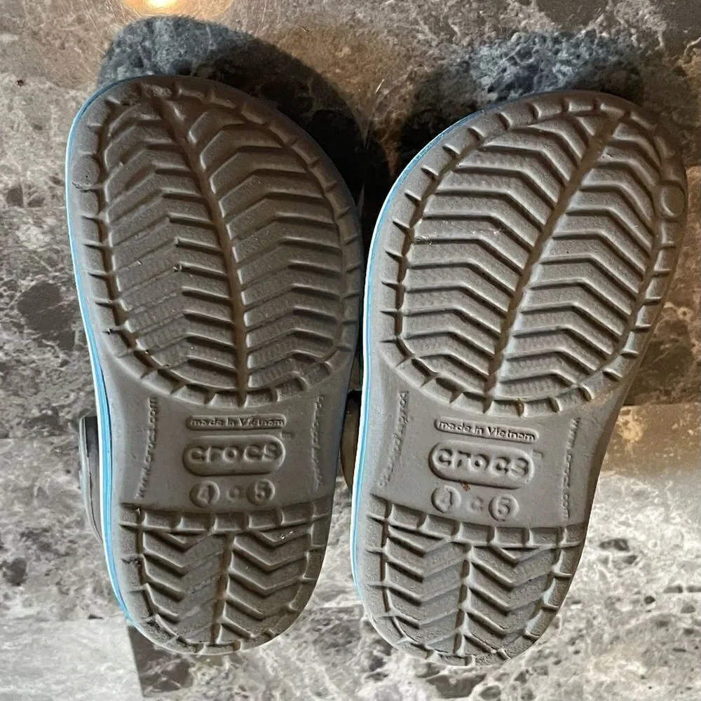 CROCS SHOES